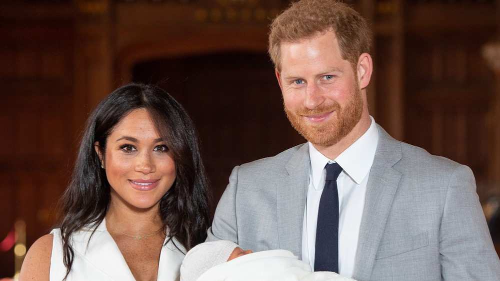 Meghan Markle e il principe Harry sorridono