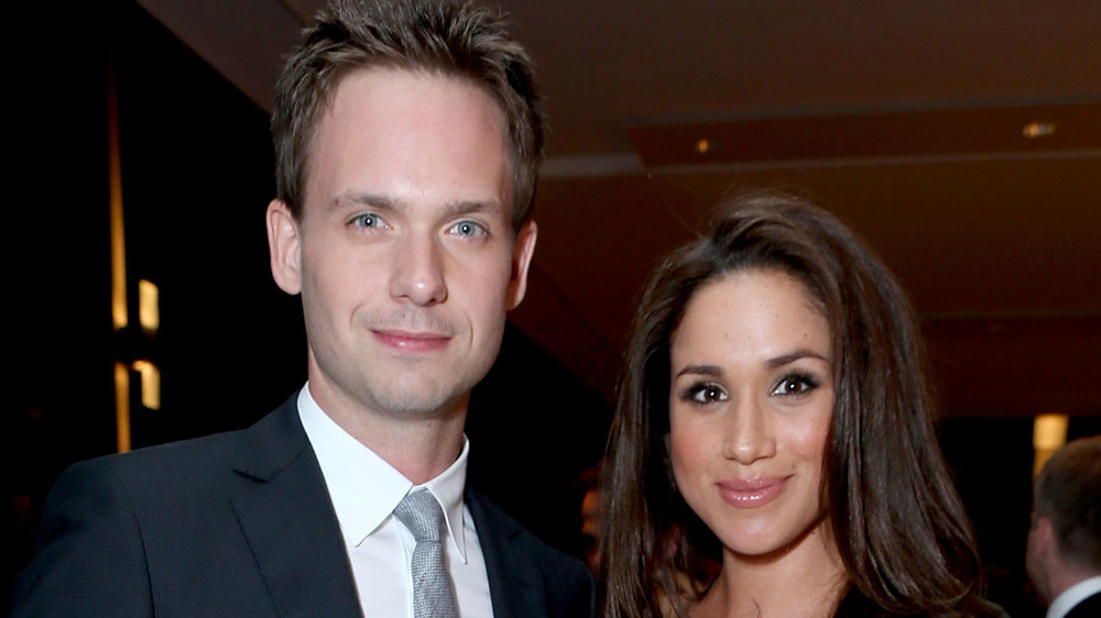 Patrick J. Adams e Meghan Markle a un evento