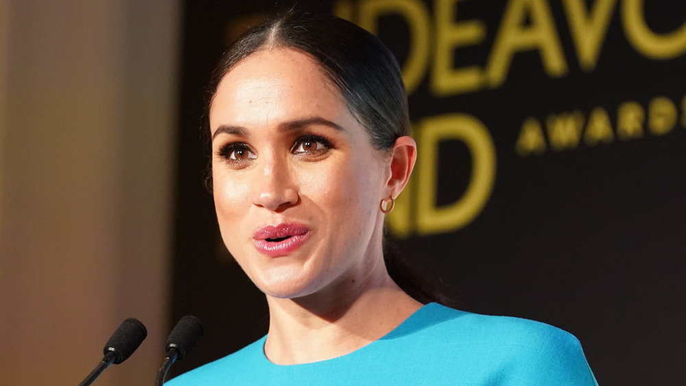 Meghan Markle parlando a un evento