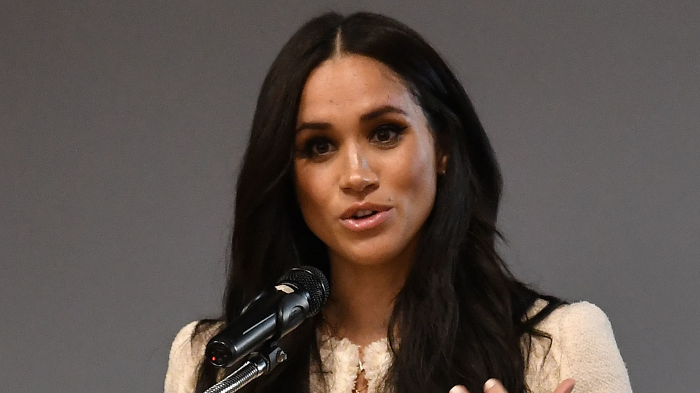 Meghan Markle tiene un discorso a un evento