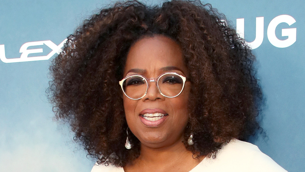 Oprah Winfrey sorride