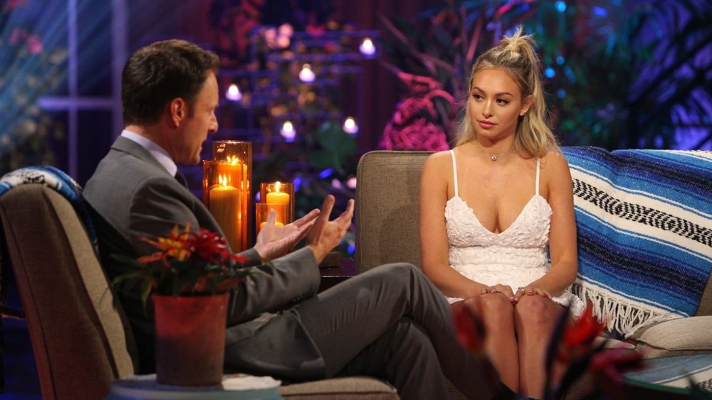 Chris Harrison intervista Corrine Olympios