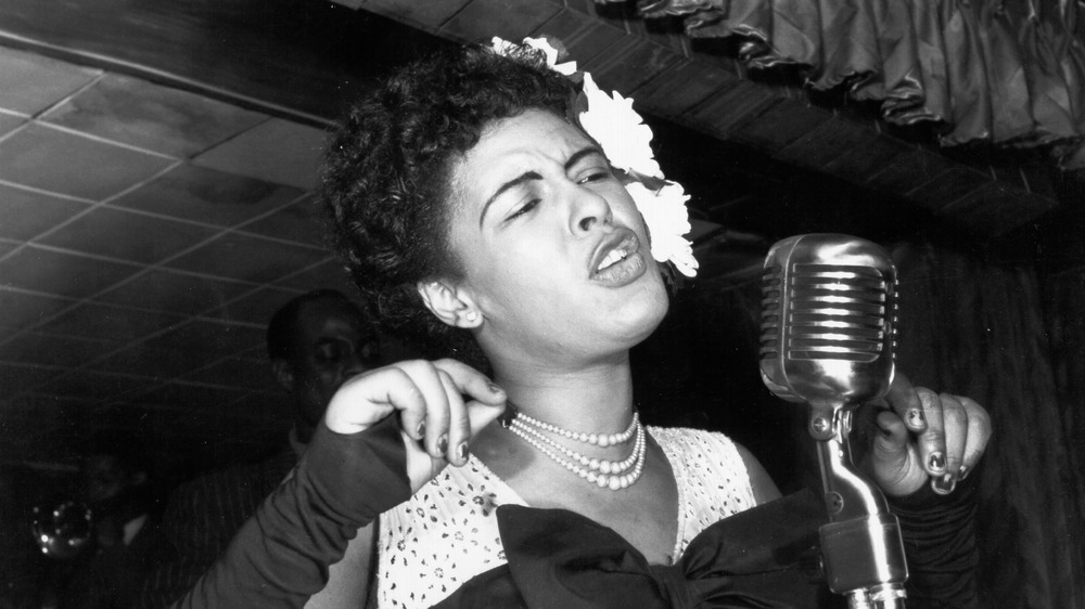 Billie Holiday canta