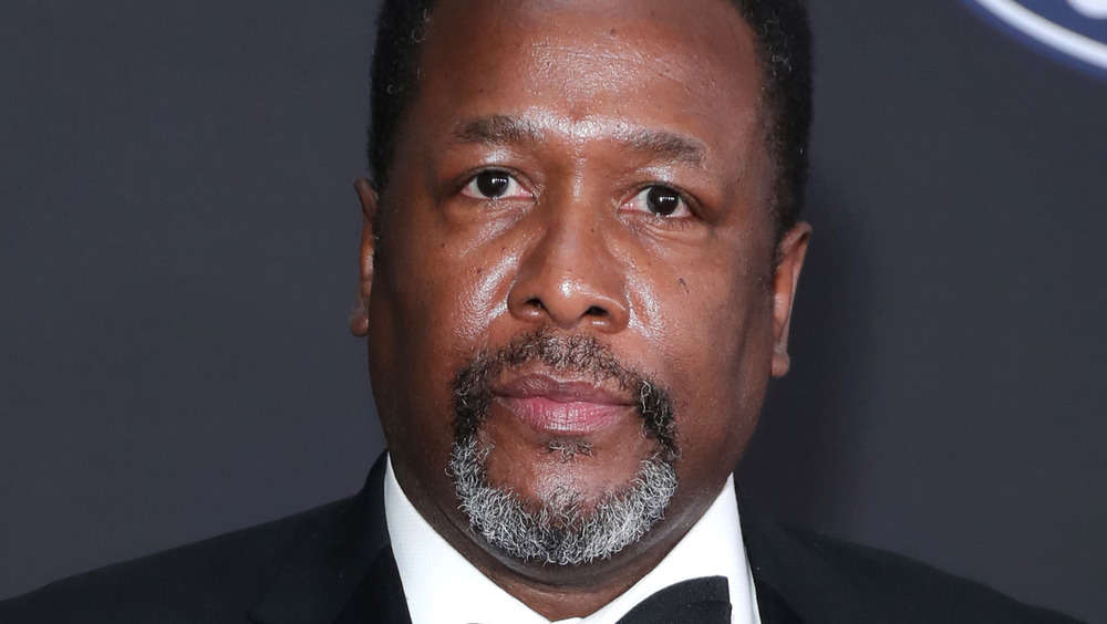 Wendell Pierce lo fissa