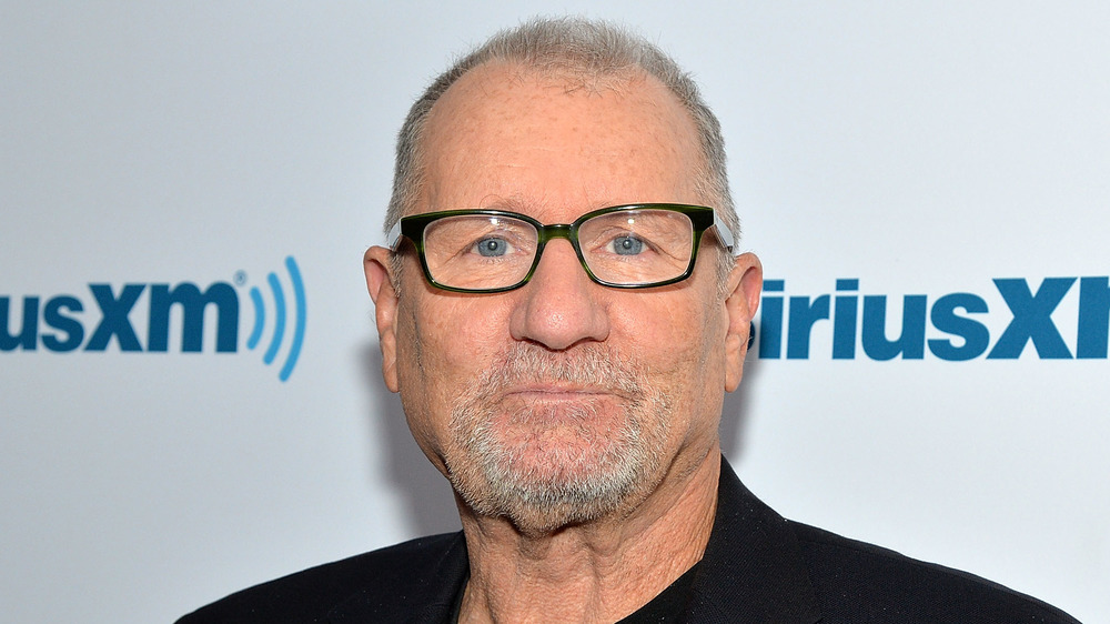 Ed O'Neill presso i SiriusXM Studios