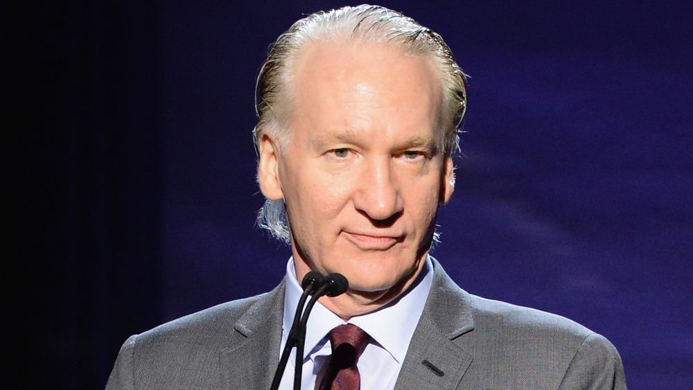 Bill Maher parla a una serata di gala