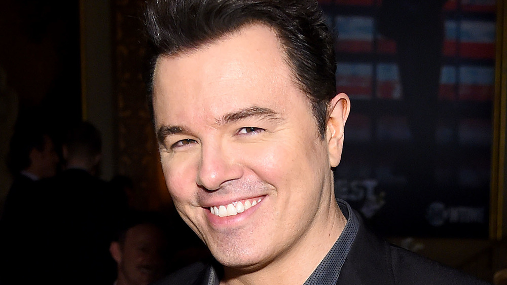 Seth MacFarlane sorride