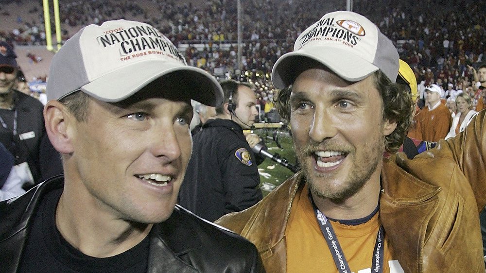 Lance Armstrong e Matthew McConaughey sul campo