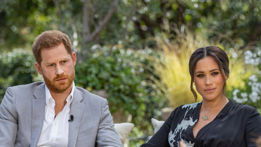 Meghan Markle e il principe Harry durante l'intervista a Oprah