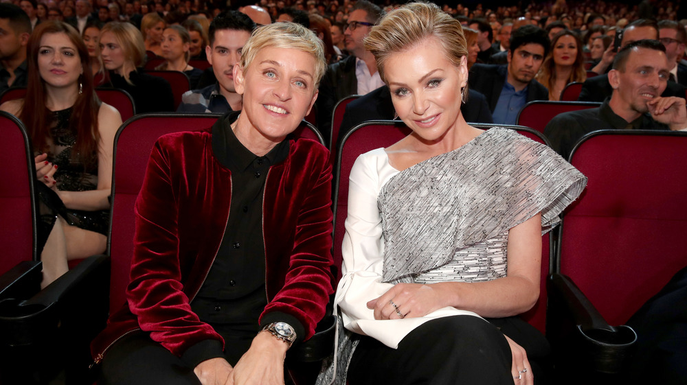 Ellen DeGeneres e Portia de Rossi posano insieme per una foto