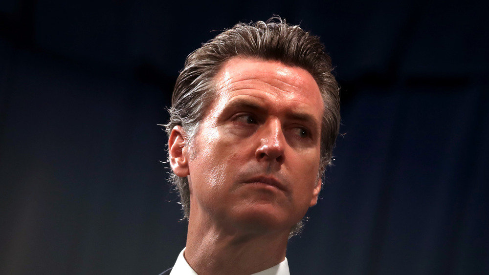 Gavin Newsom pensieroso