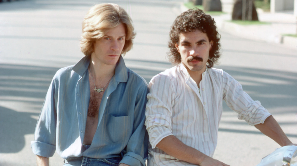 Daryl Hall e John Oates posano per un ritratto negli anni '80