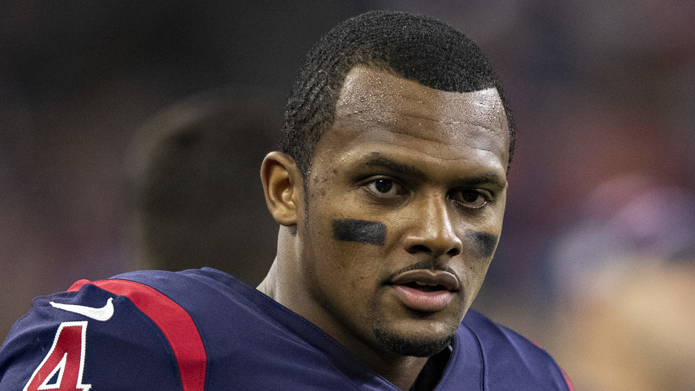 Deshaun Watson in disparte durante una partita contro i Patriots