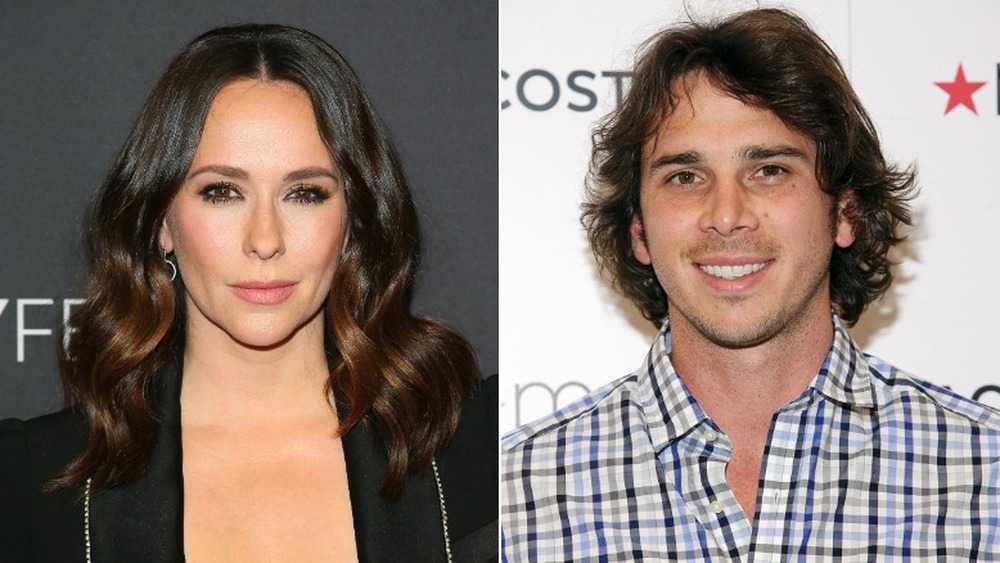 Jennifer Love Hewitt sorride (a sinistra), Ben Flajnik sorride (a destra)