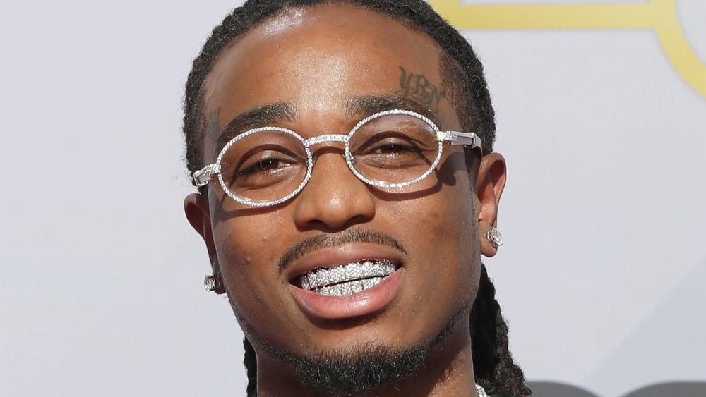 Quavo con il suo grillz diamantato