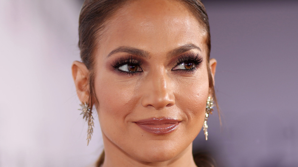 Jennifer Lopez in posa