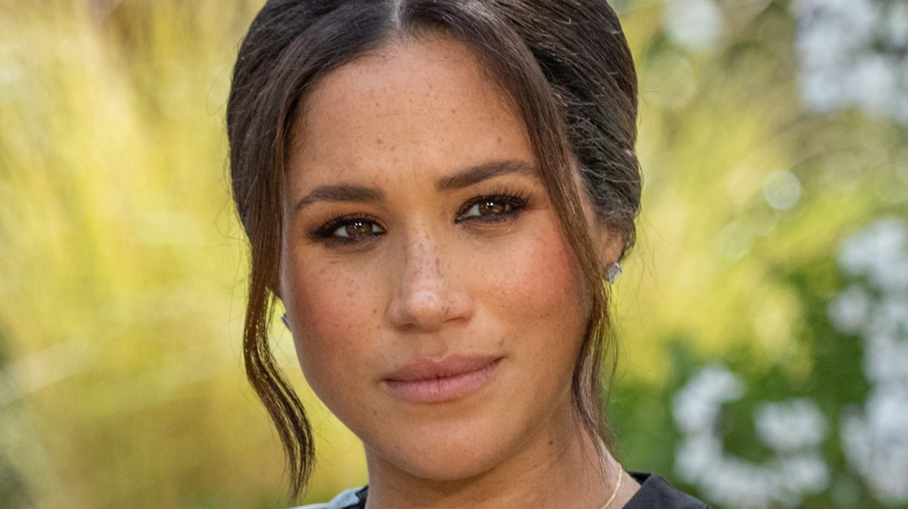 Meghan Markle sembra seria