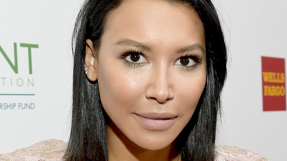 Naya Rivera cammina sul tappeto rosso