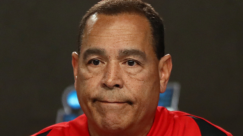 Kelvin Sampson sembra serio