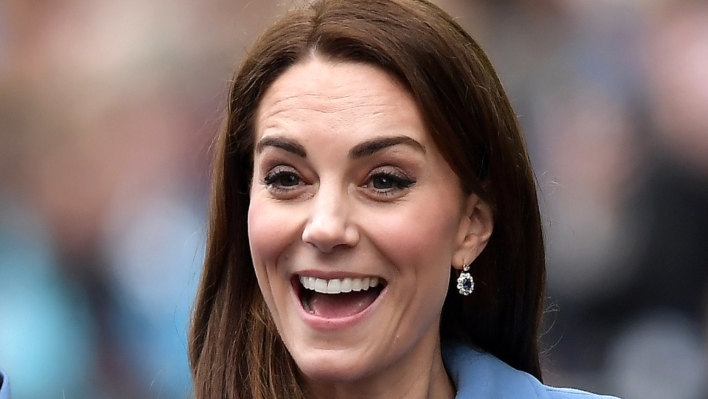 Kate Middleton impegnata in una passeggiata nel centro di Ballymena