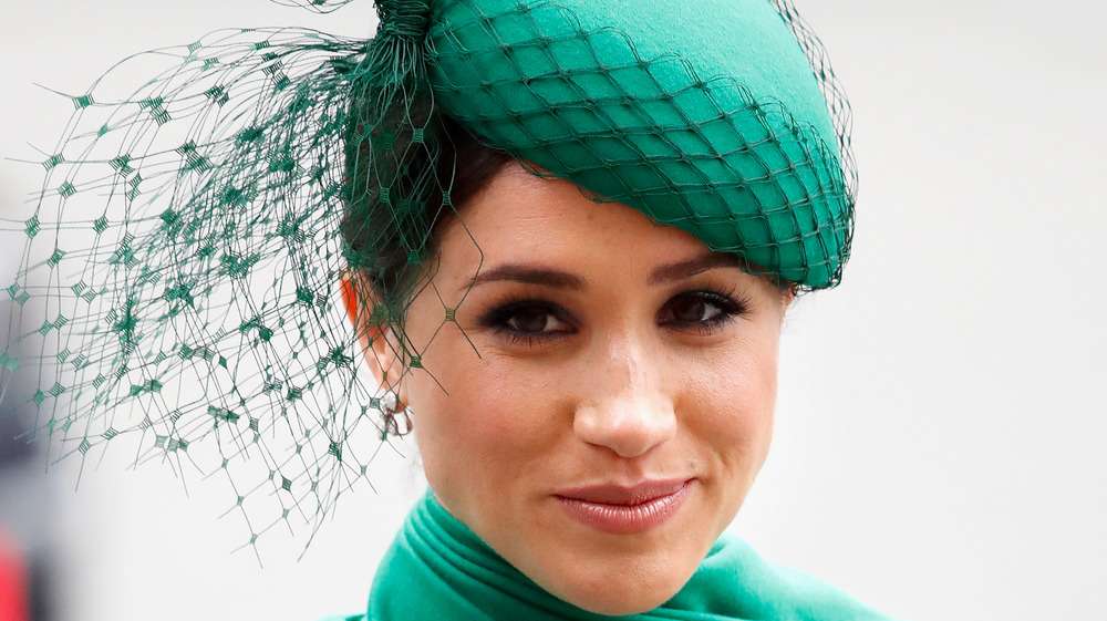 Meghan Markle indossa un cappello verde