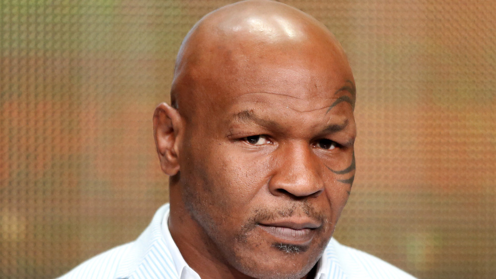 Mike Tyson lo fissa