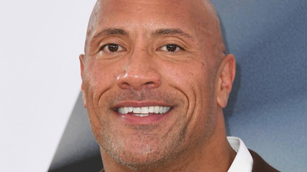 Dwayne Johnson sorride