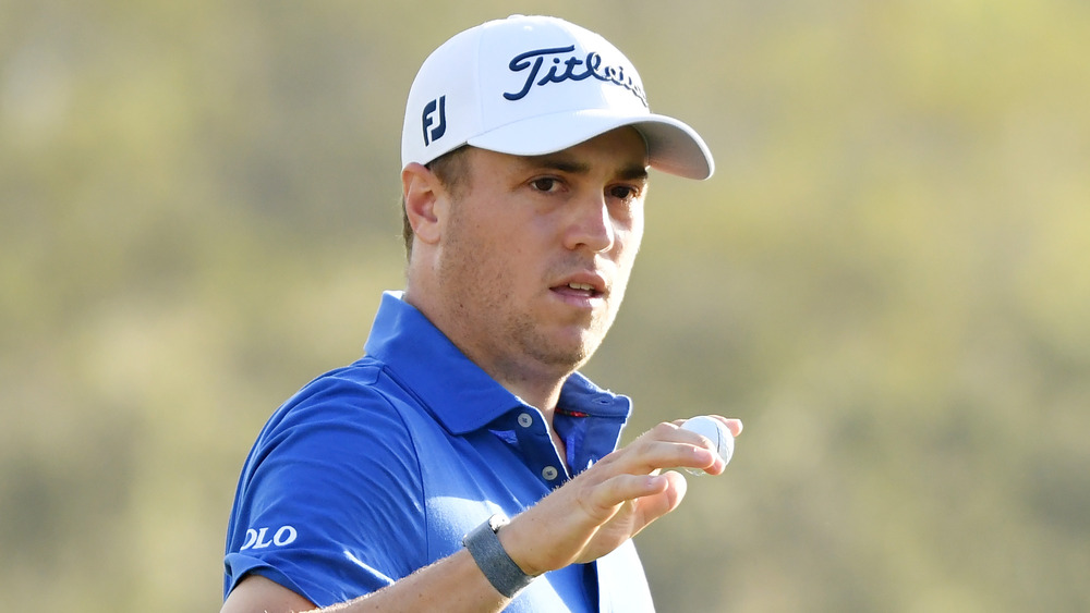 Justin Thomas gioca a golf