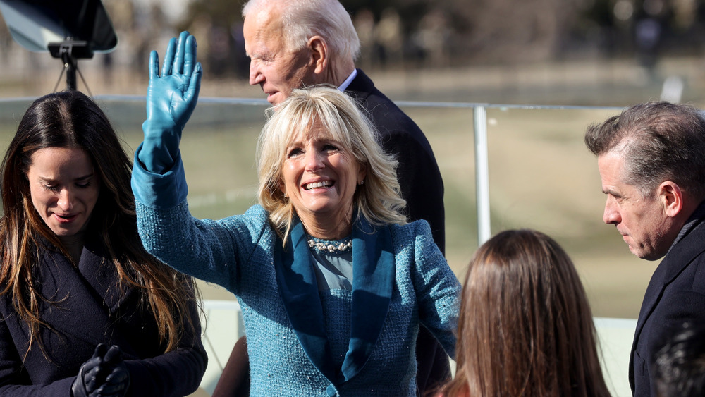 Jill Biden che saluta