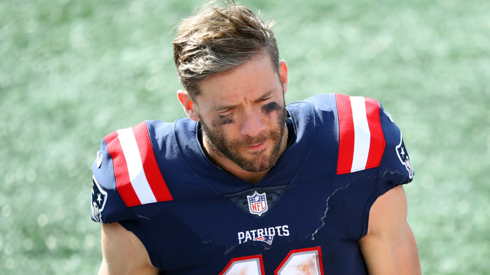 Julian Edelman gioca a calcio