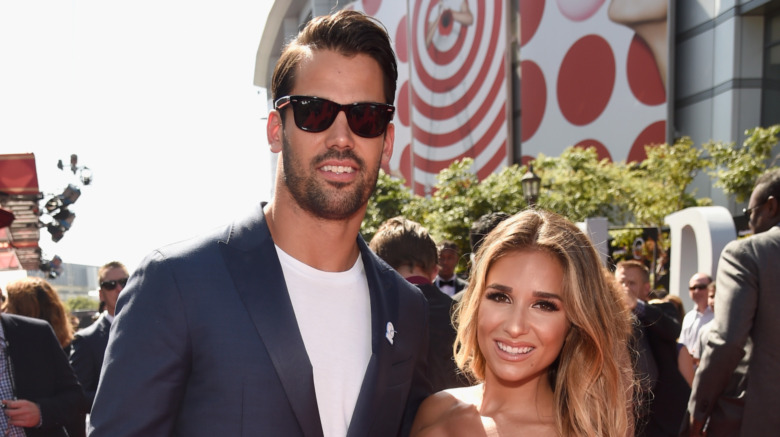 Eric Decker e Jessie James Decker sul tappeto rosso