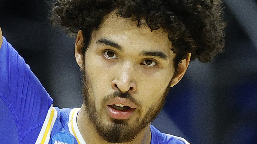 Johnny Juzang durante una partita di basket dell'UCLA