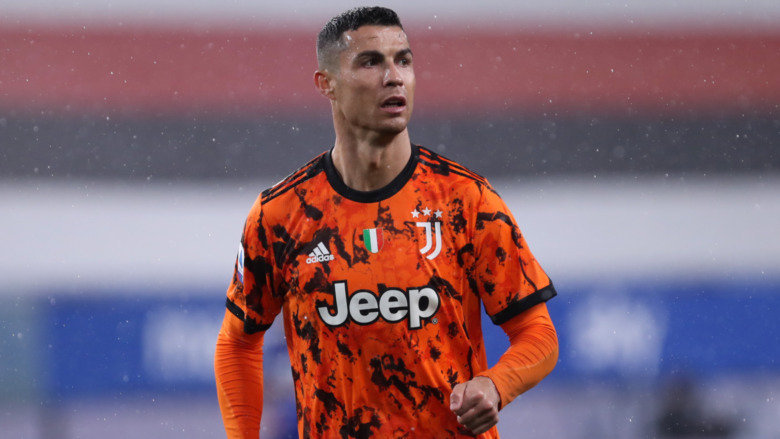 Cristiano Ronaldo sul campo di calcio 