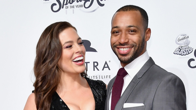 Ashley Graham e Justin Ervin sul tappeto rosso