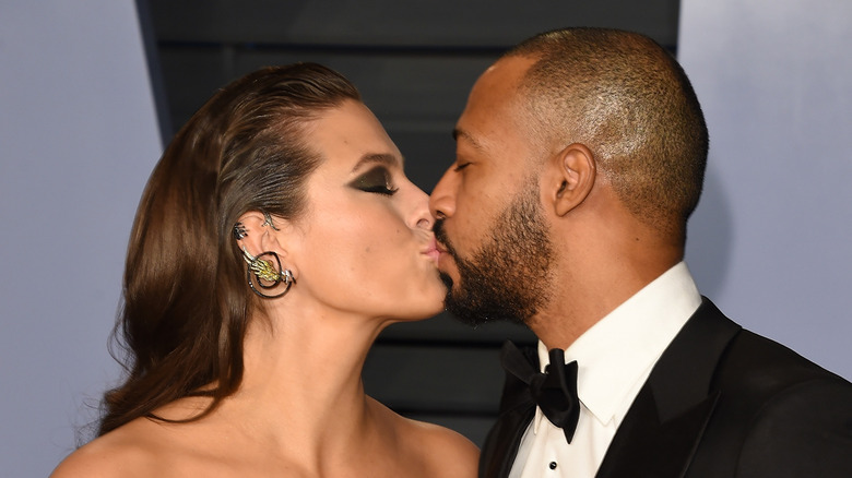 Ashley Graham e Justin Ervin si baciano