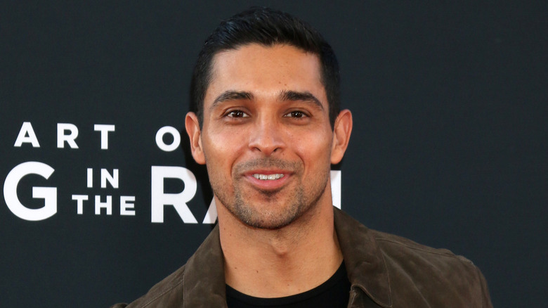 Wilmer Valderrama sorride