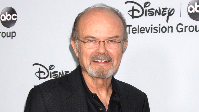 Kurtwood Smith sorride