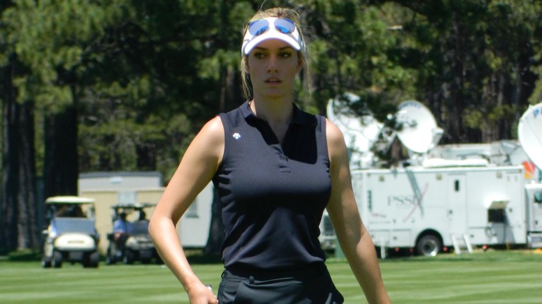 Paige Spiranac sul campo da golf