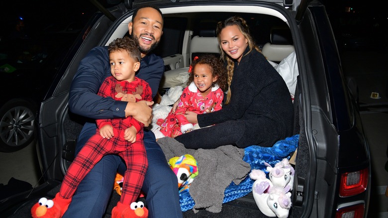 John Legend e Chrissy Teigen con Miles e Luna