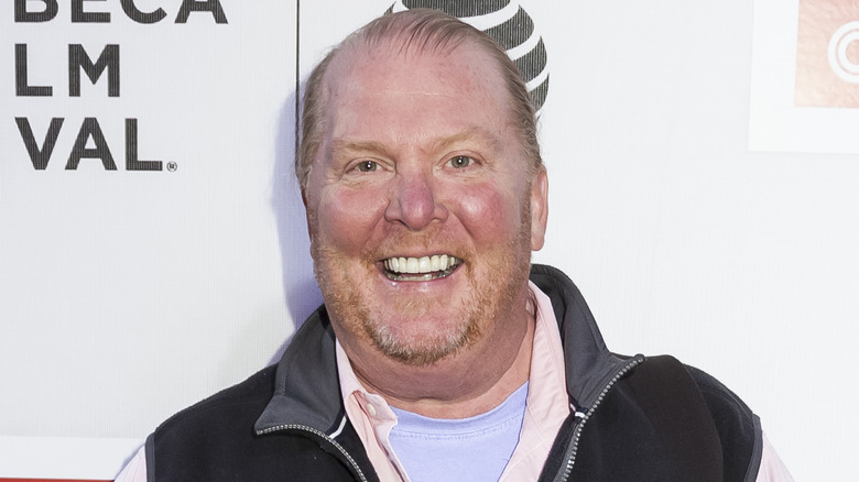 Mario Batali sorride