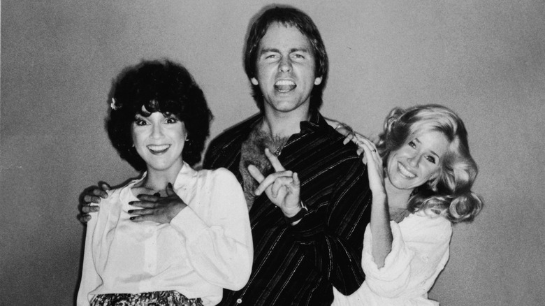 Joyce DeWitt, John Ritter e Suzanne Somers posano per un ritratto 