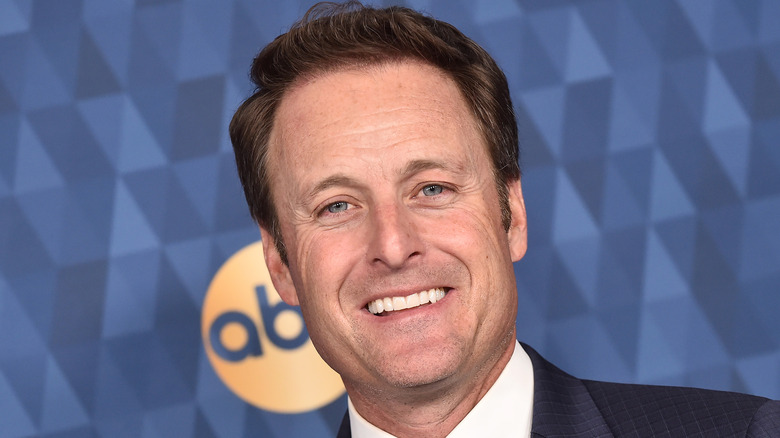 Chris Harrison sorride 