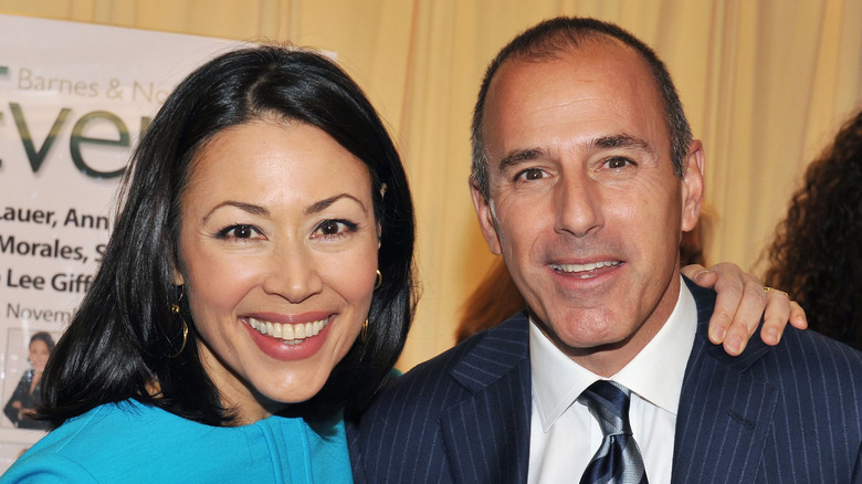 Ann Curry e Matt Lauer si abbracciano