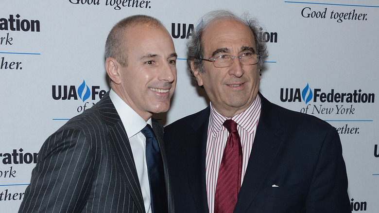 Matt Lauer e Andy Lack sorridono 