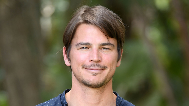 Josh Hartnett nel bosco in Italia