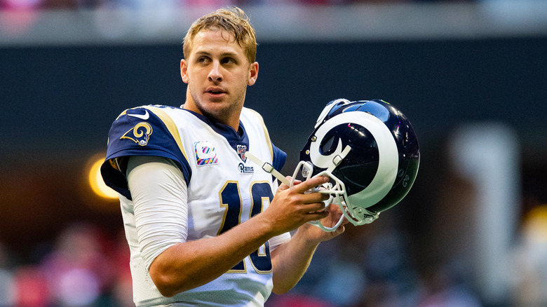 Jared Goff durante una partita di playoff contro gli Atlanta Falcons