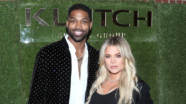 Tristan Thompson e Khloe Kardashian in posa