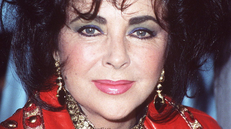 Elizabeth Taylor sorride 