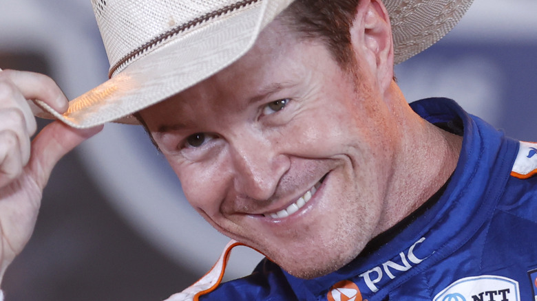 Scott Dixon, in posa