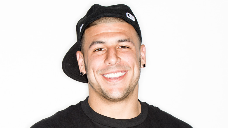 Aaron Hernandez sorride